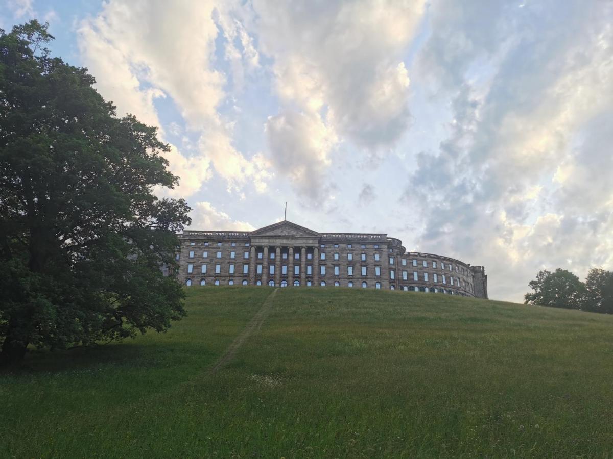 Schoene 3-Zimmer Erdgeschosswohnung Am Bergpark,Unesco,Therme,Train, Wilhelmshoeher Allee 329 カッセル エクステリア 写真